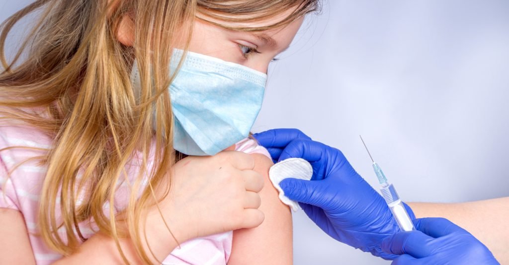 40+ Doctors Tell UK Drug Regulators: Vaccinating Kids for COVID is ‘Irresponsible, Unethical and Unnecessary’